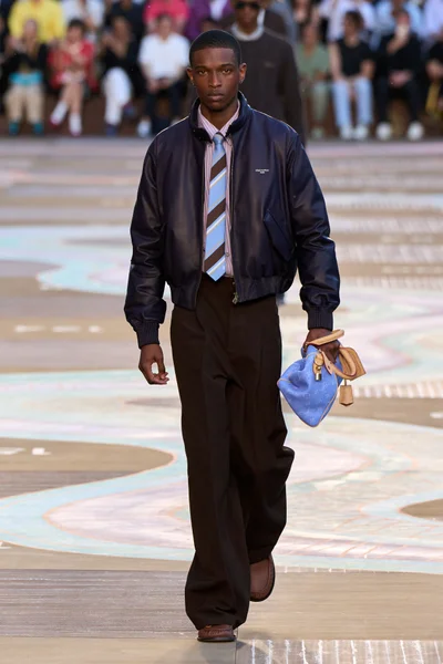Look 9